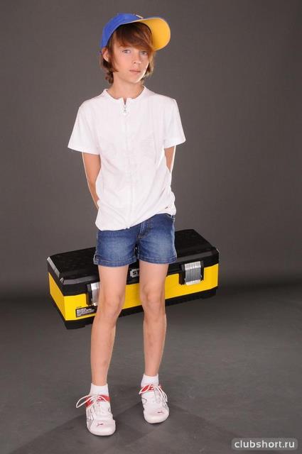 1619_boy-in-blue-shorts-17.jpg